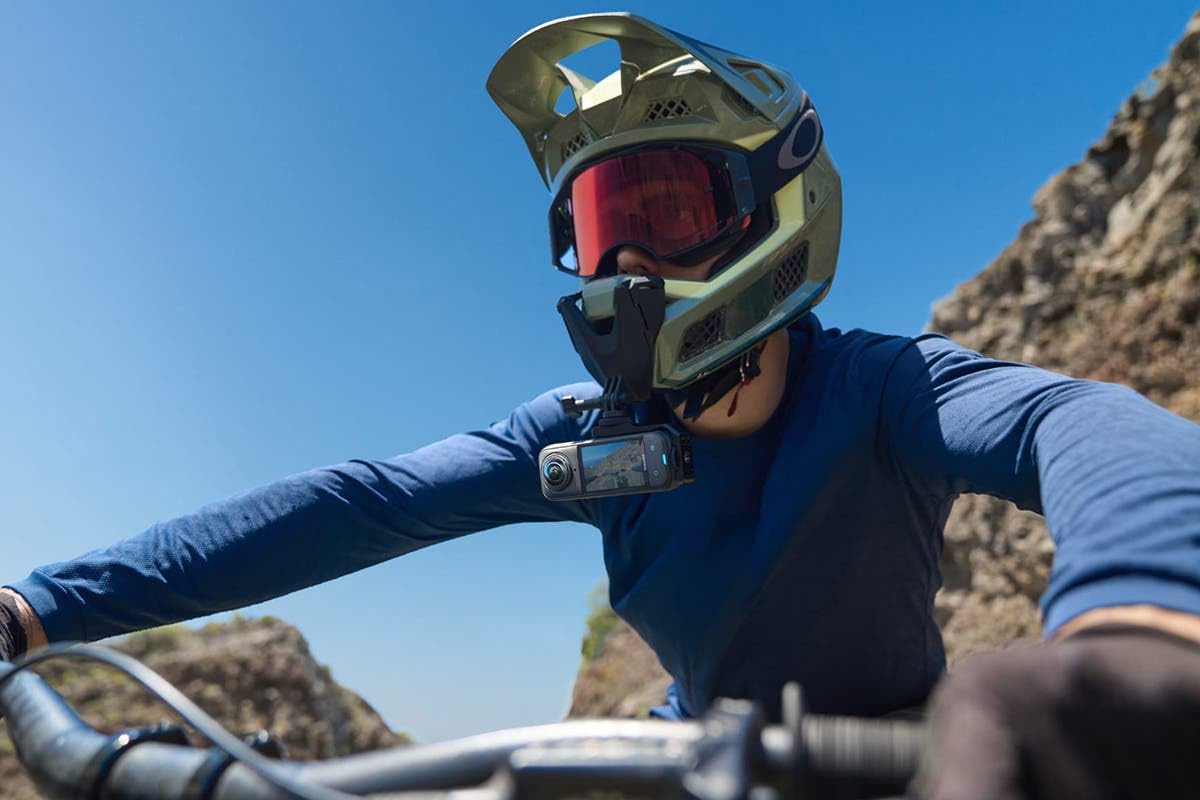 INSTA360 X5 ESSENTIAL BUNDLE - Image 5